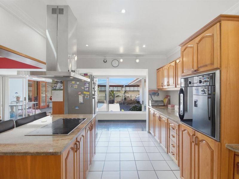 Stunning Home FOR SALE in HEATHFIELD - R3 795 000-00 (neg.) - Photo 10