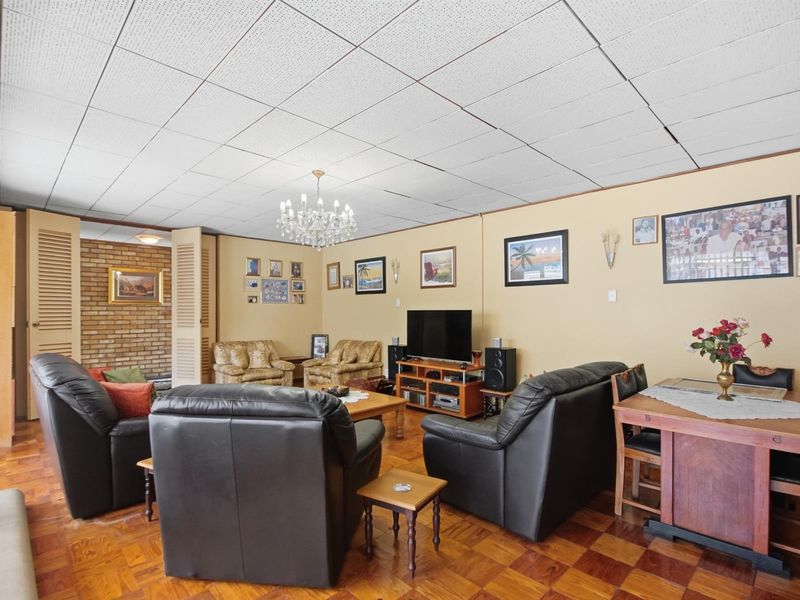 Stunning Home FOR SALE in HEATHFIELD - R3 795 000-00 (neg.) - Photo 6