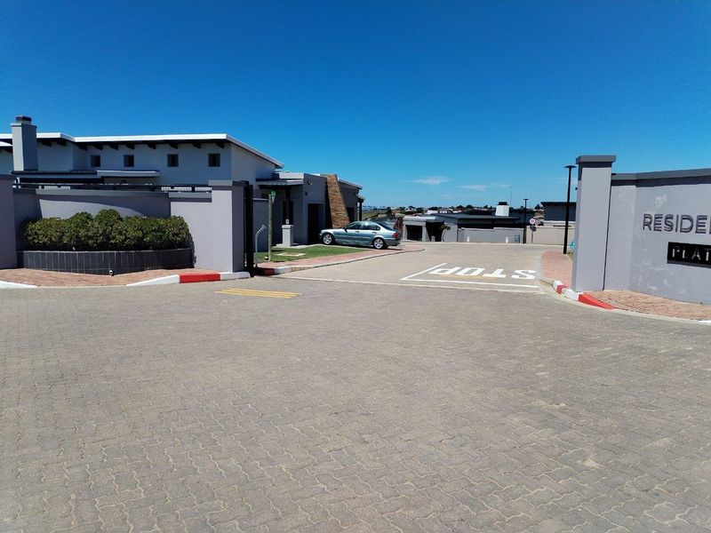 Modern 3-Bedroom Home in Prime George Location - Photo 2