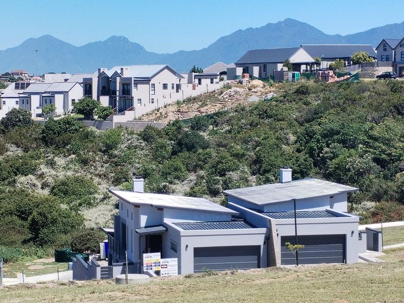 Modern 3-Bedroom Home in Prime George Location - Photo 4