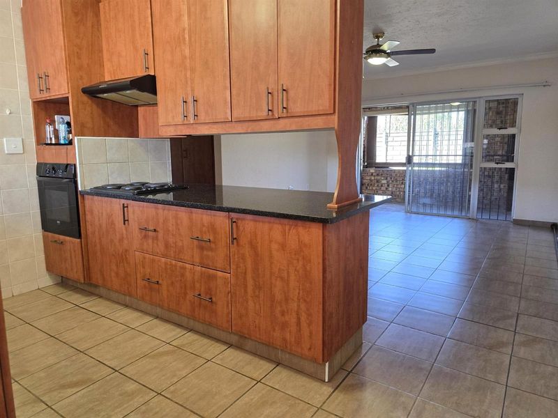 2 Bed / 2 Bath Retirement - Photo 6