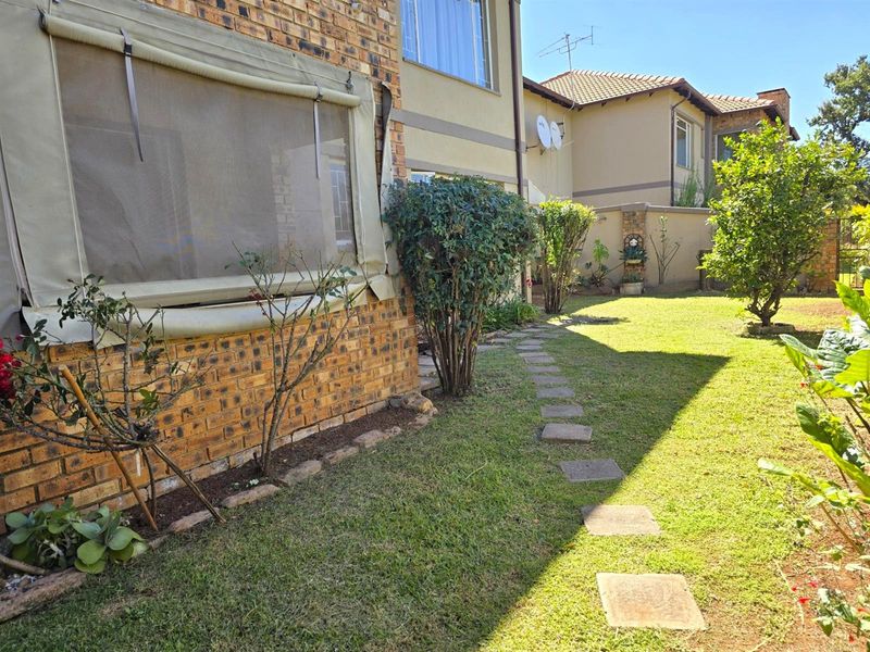 2 Bed / 2 Bath Retirement - Photo 3