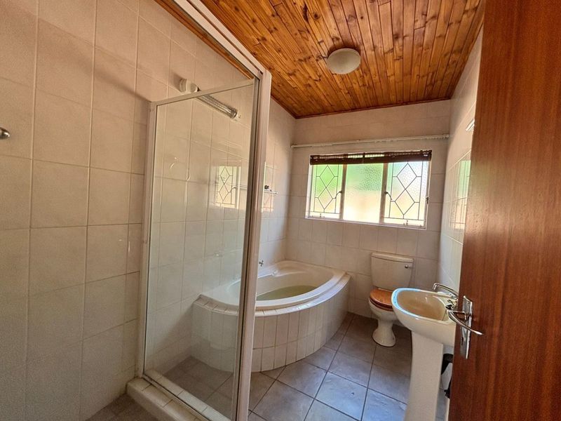 Your Modern Sanctuary: Effortless Living in a Secure Haven in New Park, Kimberley - Photo 9