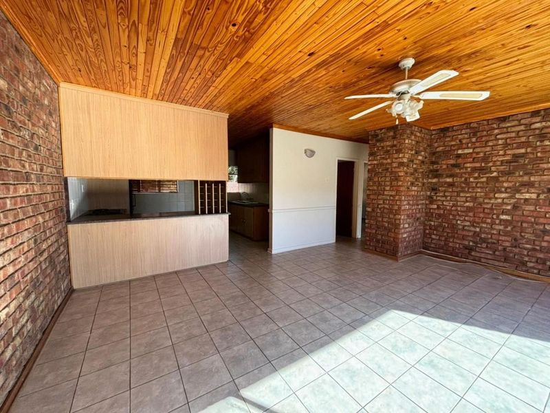 Your Modern Sanctuary: Effortless Living in a Secure Haven in New Park, Kimberley - Photo 6