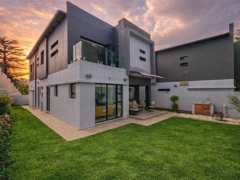 Modern Elegance: A 3-Bedroom Sanctuary Designed for Refined Living - Photo 3