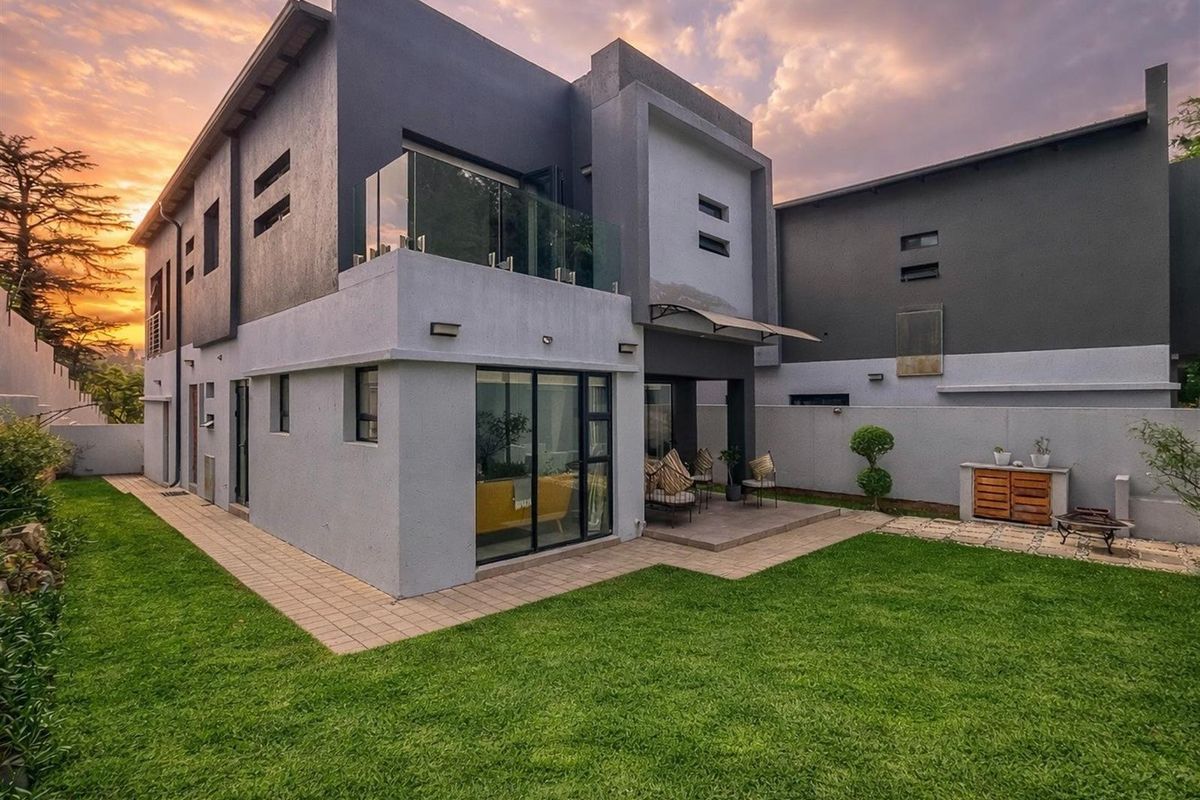 Modern Elegance: A 3-Bedroom Sanctuary Designed for Refined Living - Photo 3