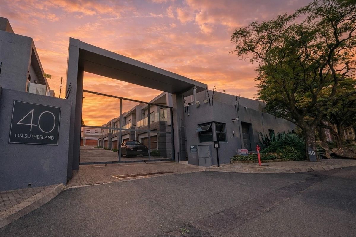 Modern Elegance: A 3-Bedroom Sanctuary Designed for Refined Living - Photo 2