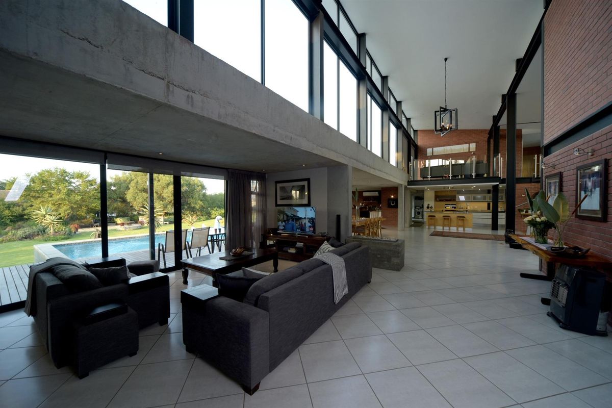Architectural Masterpiece with Cottage, Dam and Resort-Style Entertaining in Chartwell - Photo 4