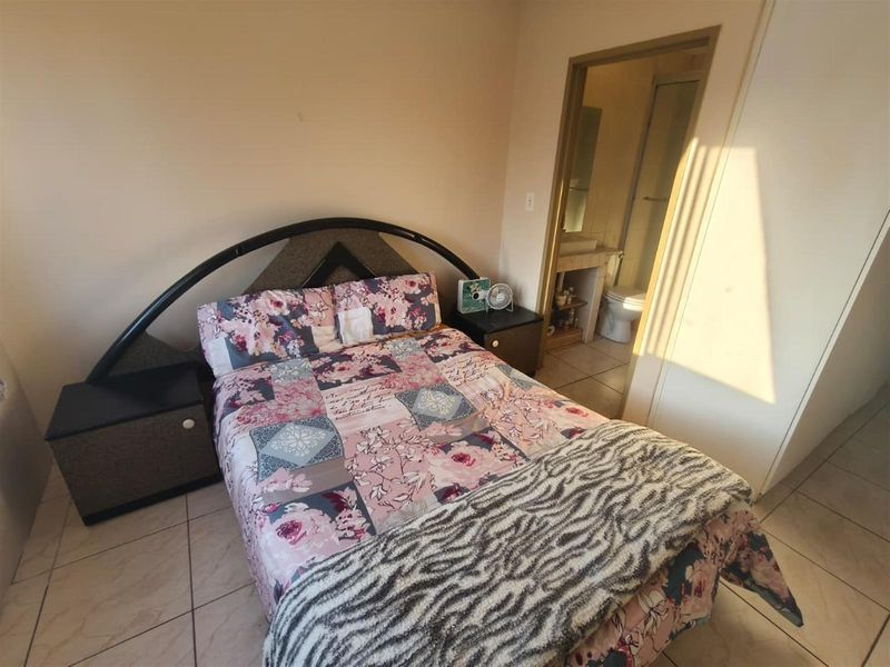 Stunning 2 bedroom unit for long term rent - Photo 9