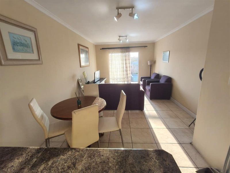 Stunning 2 bedroom unit for long term rent - Photo 8