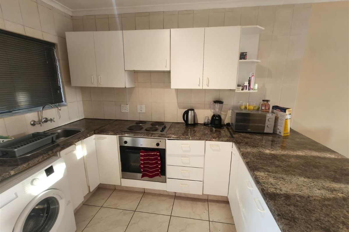 Stunning 2 bedroom unit for long term rent - Photo 3