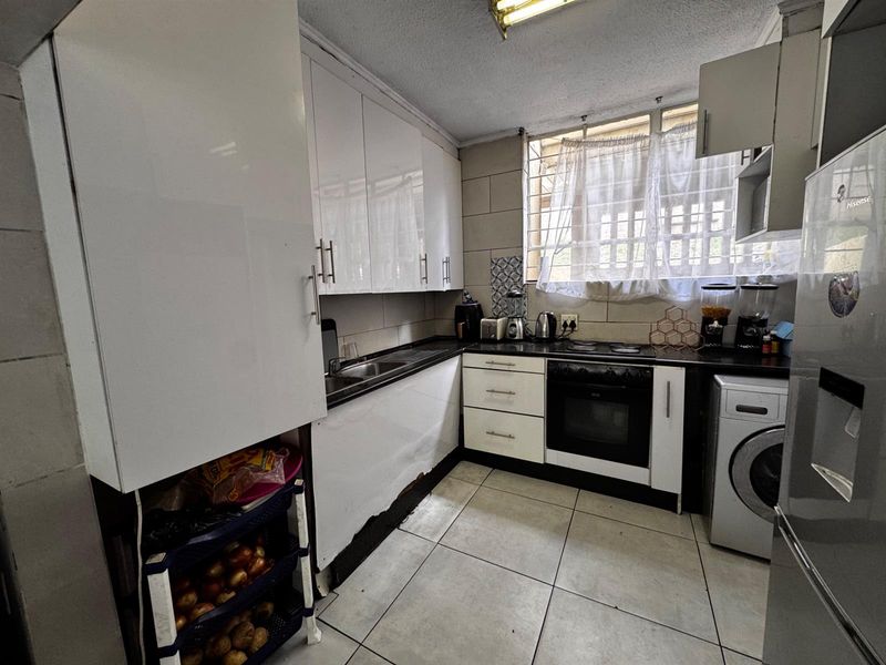 Charming Duplex with Private Garden in Blackheath - Full of Potential - Photo 5