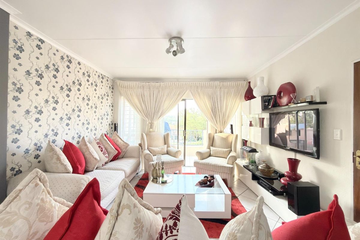 2 Bedroom Apartment in Fourways Priced to sell! - Photo 2