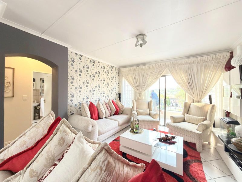 2 Bedroom Apartment in Fourways Priced to sell! - Photo 6