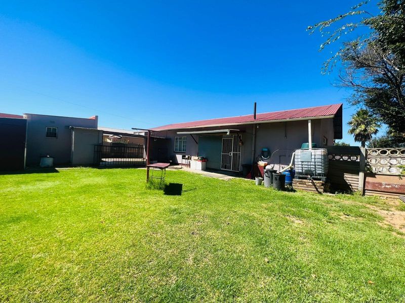 House For Sale in Vanderbijlpark, SE 1 - Photo 9