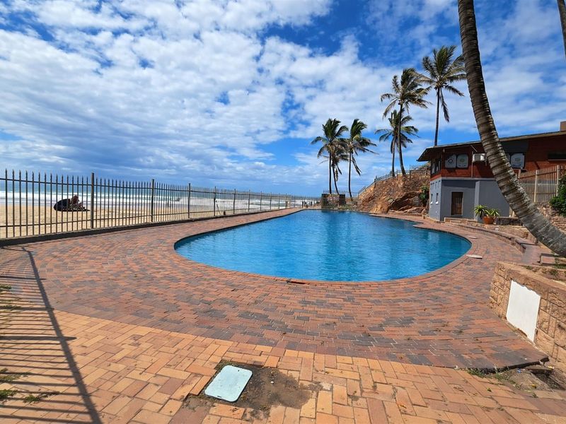 Lovely 2 bedroom 1,5 bathroom Apartment on the beautiful Golden Mile - Photo 2