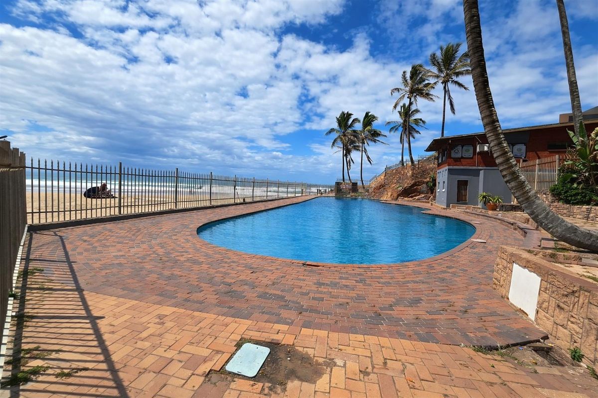 Lovely 2 bedroom 1,5 bathroom Apartment on the beautiful Golden Mile - Photo 2