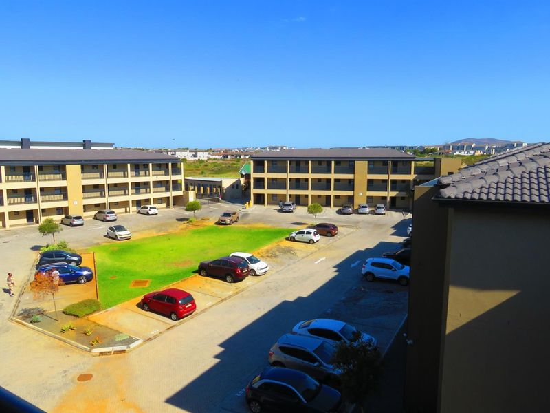 Modern Top-Floor 2-Bedroom Apartment with Balcony - Ideal for Investors and First-Time Buyers - Photo 3