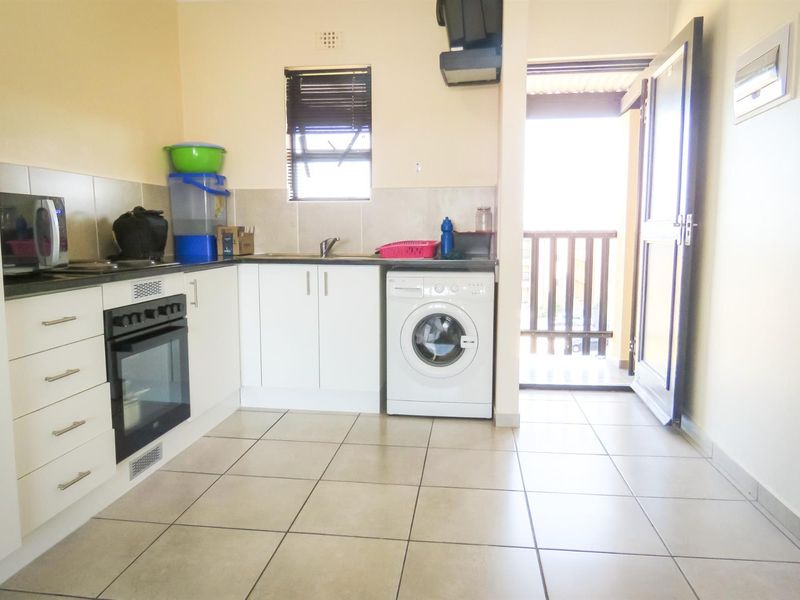 Modern Top-Floor 2-Bedroom Apartment with Balcony - Ideal for Investors and First-Time Buyers - Photo 8