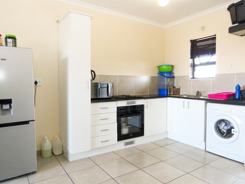 Modern Top-Floor 2-Bedroom Apartment with Balcony - Ideal for Investors and First-Time Buyers - Photo 7