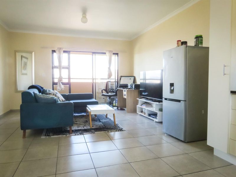 Modern Top-Floor 2-Bedroom Apartment with Balcony - Ideal for Investors and First-Time Buyers - Photo 4