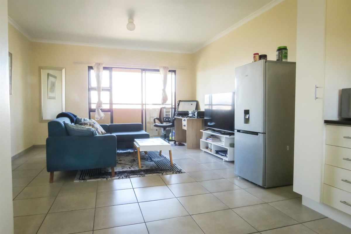 Modern Top-Floor 2-Bedroom Apartment with Balcony - Ideal for Investors and First-Time Buyers - Photo 4