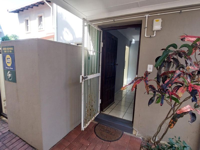 3-Bedroom Coastal Duplex with Sea Views in Uvongo Beach - Photo 3