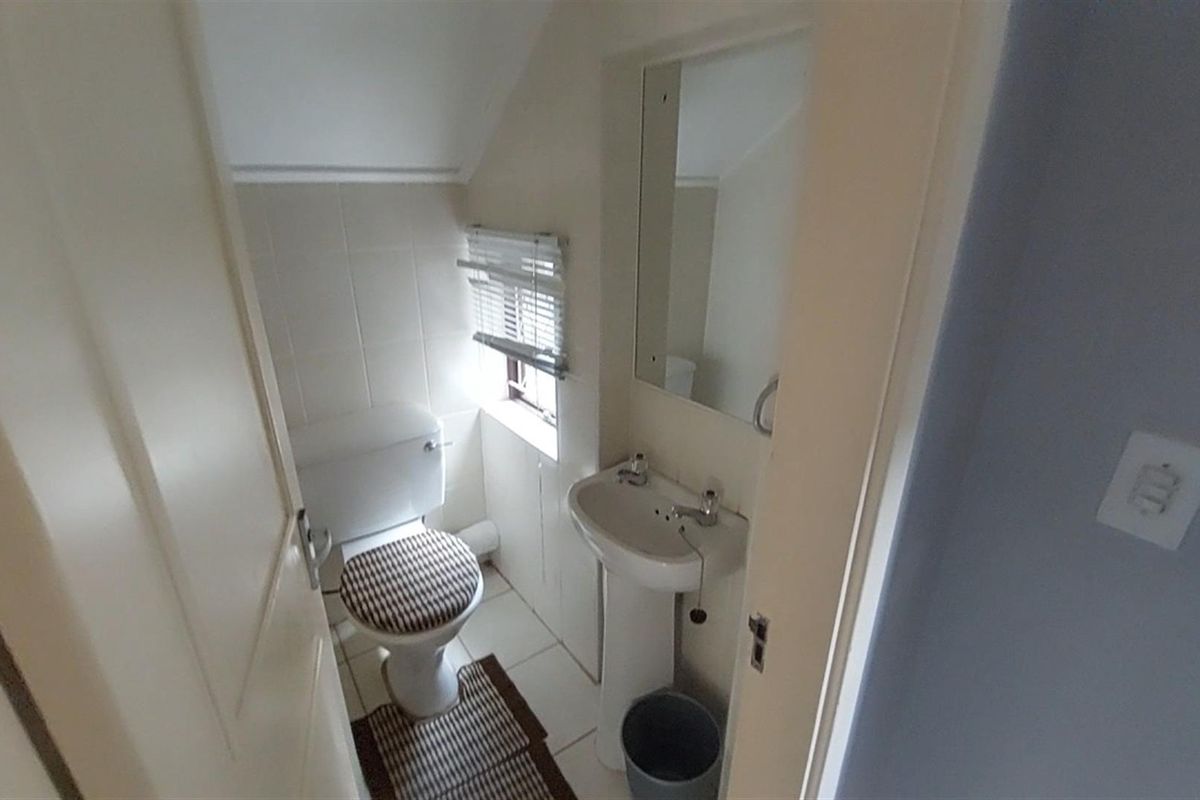 3-Bedroom Coastal Duplex with Sea Views in Uvongo Beach - Photo 4