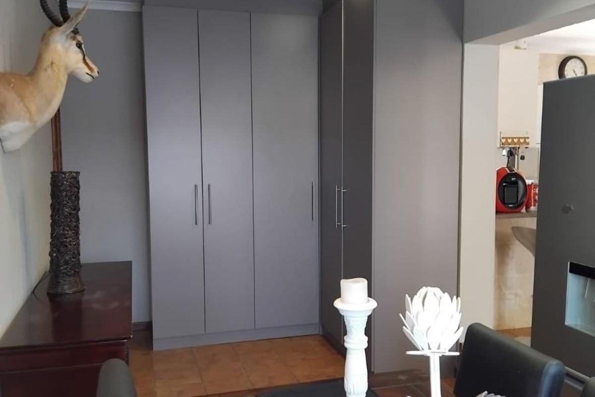 Townhouse For Sale in Homes Haven, Featherbrooke Ext 8. PRICED TO SELL!!! - Photo 5