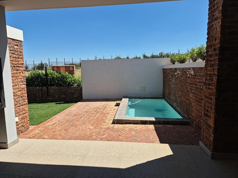 Modern 3-Bedroom Eco Home  For Sale in Helderzicht Eco Estate, Potchefstroom, North West - Photo 5