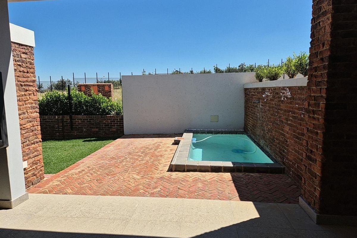 Modern 3-Bedroom Eco Home  For Sale in Helderzicht Eco Estate, Potchefstroom, North West - Photo 5