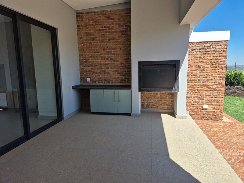 Modern 3-Bedroom Eco Home  For Sale in Helderzicht Eco Estate, Potchefstroom, North West - Photo 4