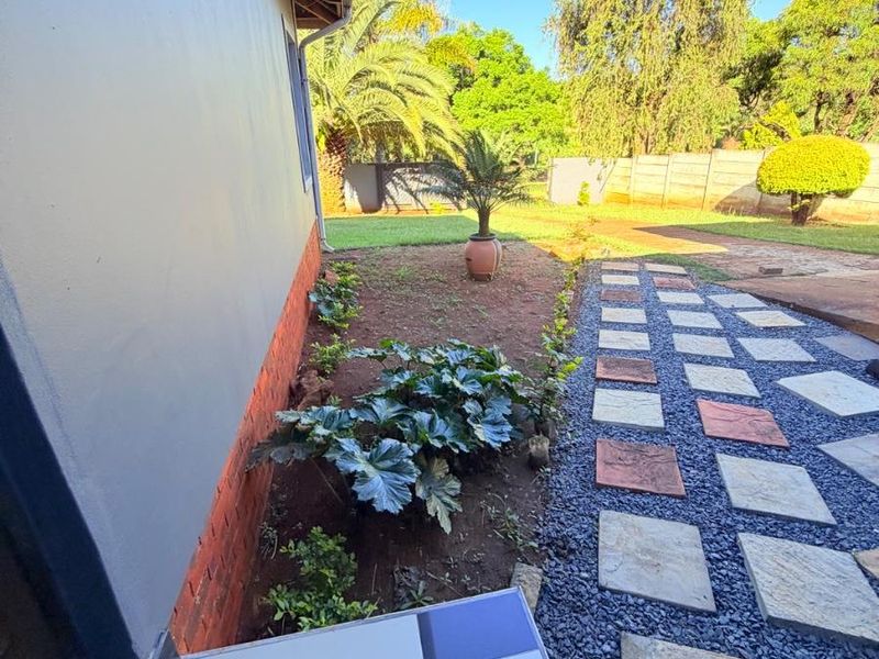 House For Sale in Signal Hill, Newcastle, KwaZulu Natal - Photo 4