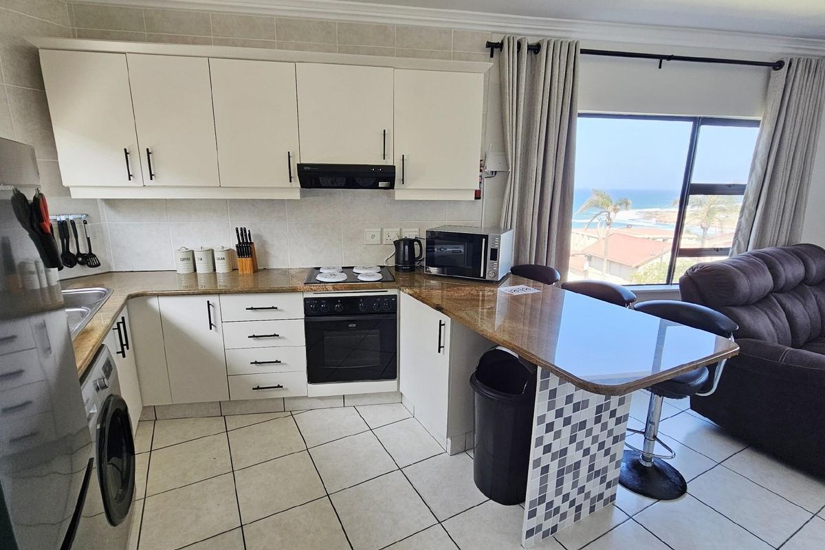 Spectacular 3 bedroom, 2 bathroom Apartment with Panoramic Sea views in Uvongo Beach - Photo 4