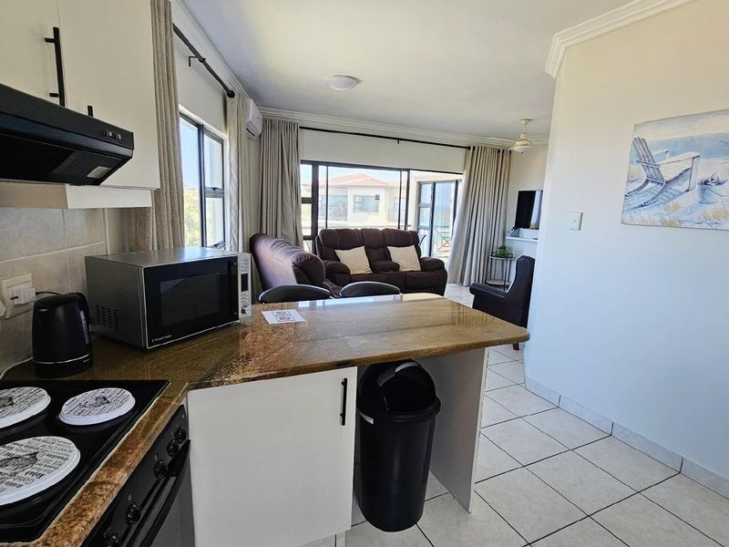 Spectacular 3 bedroom, 2 bathroom Apartment with Panoramic Sea views in Uvongo Beach - Photo 7