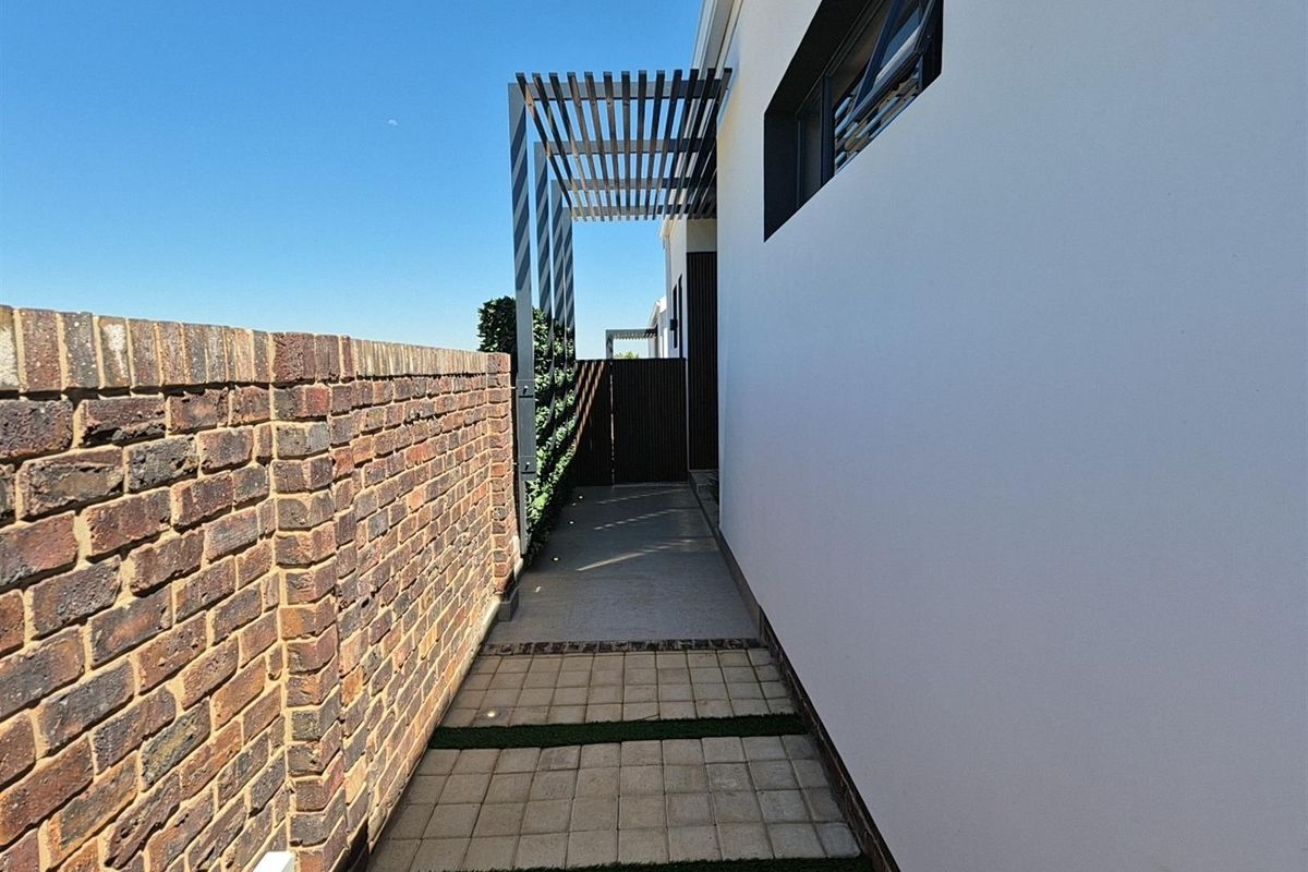 Modern Eco-Smart 3-Bedroom Home for Sale in Helderzicht Eco Estate, Potchefstroom, North West - Photo 3