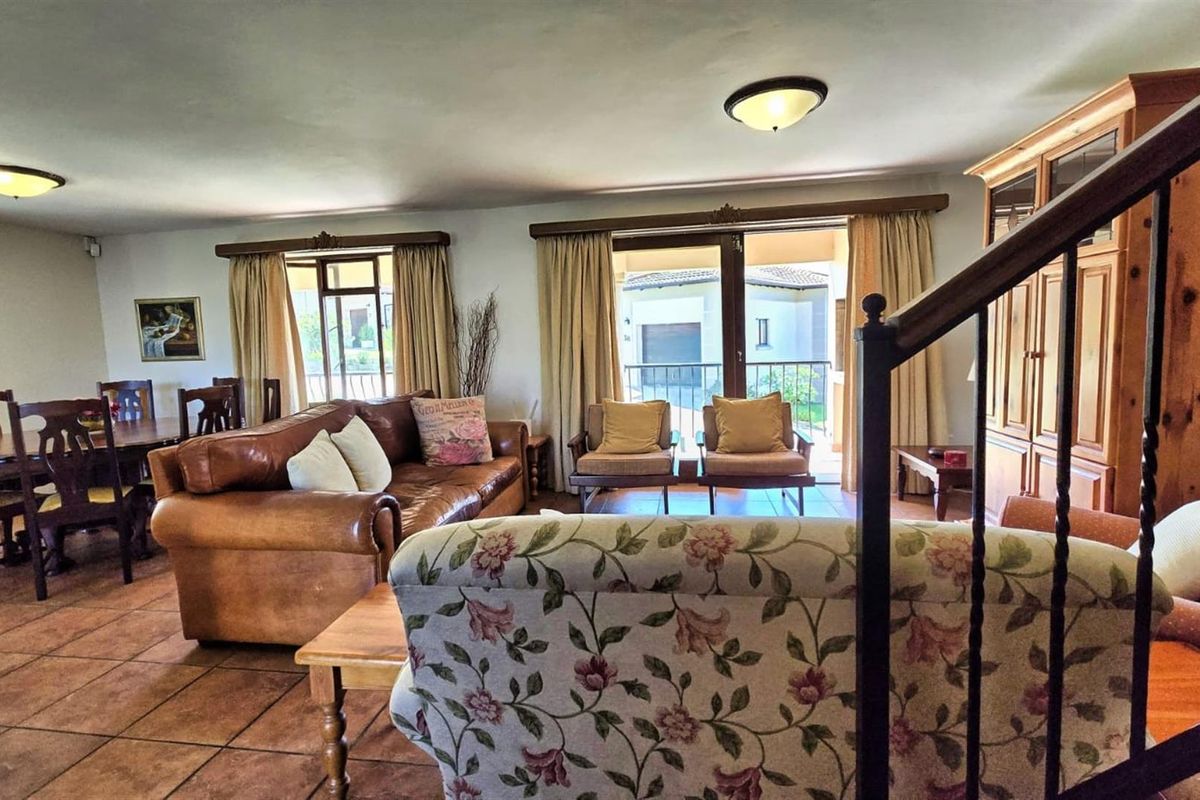 Invest or Move In - 3-Bed Townhouse in Mossel Bay! - Photo 4