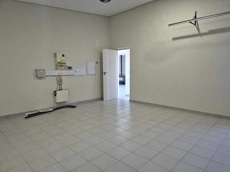 Modern 3-Bedroom Eco-Home with Pool and Solar Power in Helderzicht Eco Estate,  Potchefstroom - Photo 9