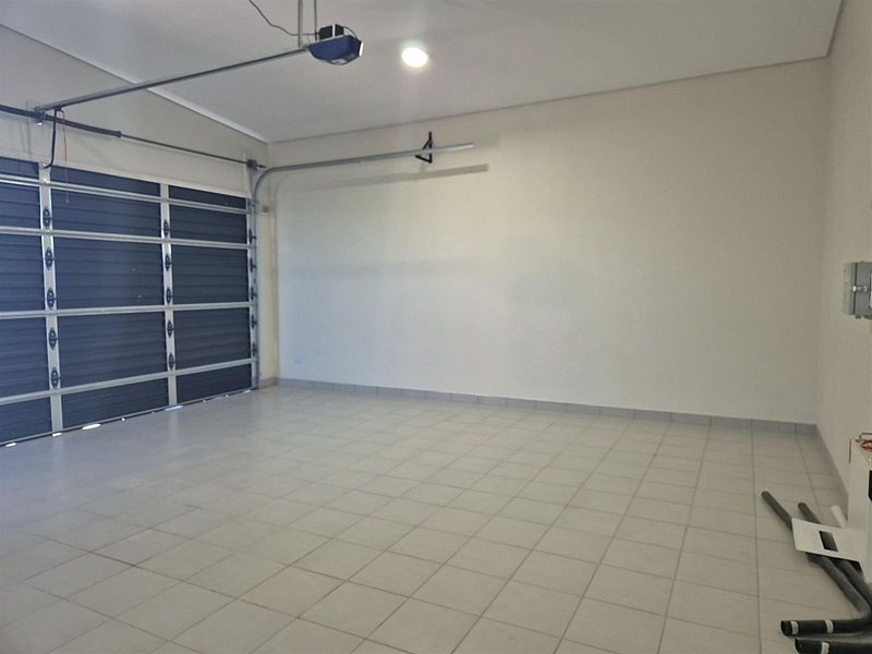 Modern 3-Bedroom Eco-Home with Pool and Solar Power in Helderzicht Eco Estate,  Potchefstroom - Photo 8