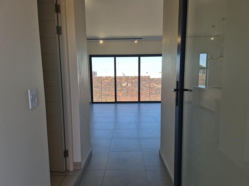 Modern 3-Bedroom Eco-Home with Pool and Solar Power in Helderzicht Eco Estate,  Potchefstroom - Photo 7