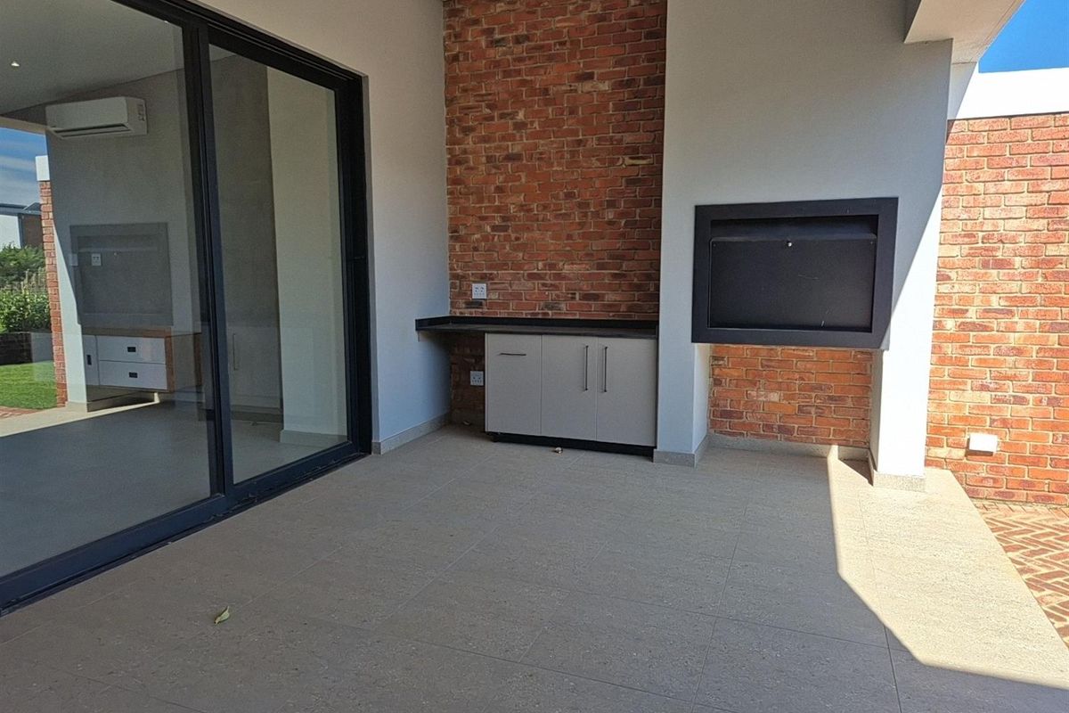 Modern 3-Bedroom Eco-Home with Pool and Solar Power in Helderzicht Eco Estate,  Potchefstroom - Photo 4