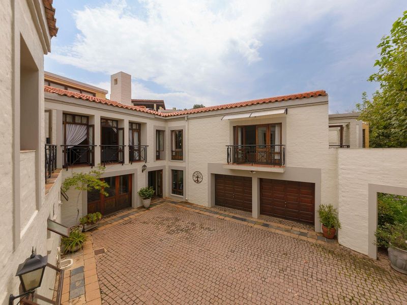 House For Sale in Waterkloof, Pretoria - Photo 3