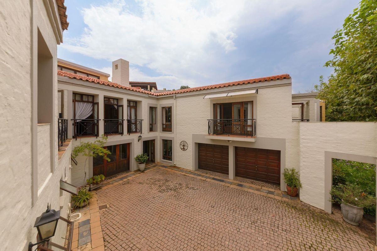 House For Sale in Waterkloof, Pretoria - Photo 3