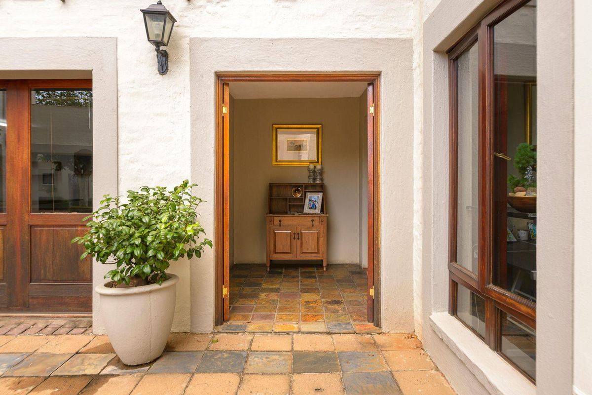 House For Sale in Waterkloof, Pretoria - Photo 4