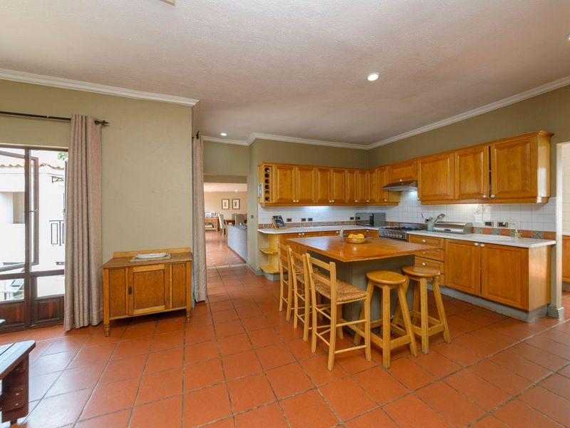 House For Sale in Waterkloof, Pretoria - Photo 6