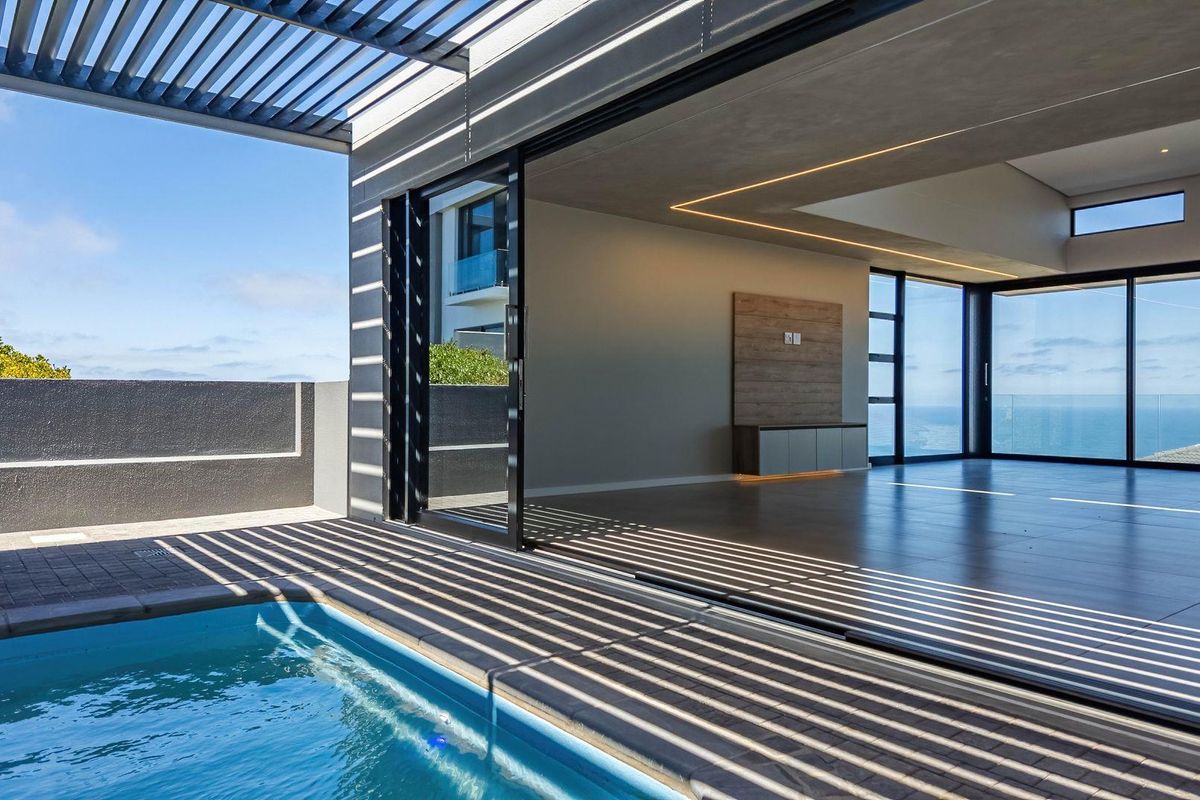 Coastal Contemporary 3-Bed Family Home with Sea Views! - Photo 2