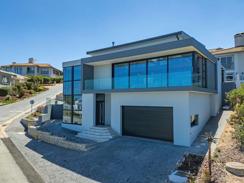 Coastal Contemporary 3-Bed Family Home with Sea Views! - Photo 9