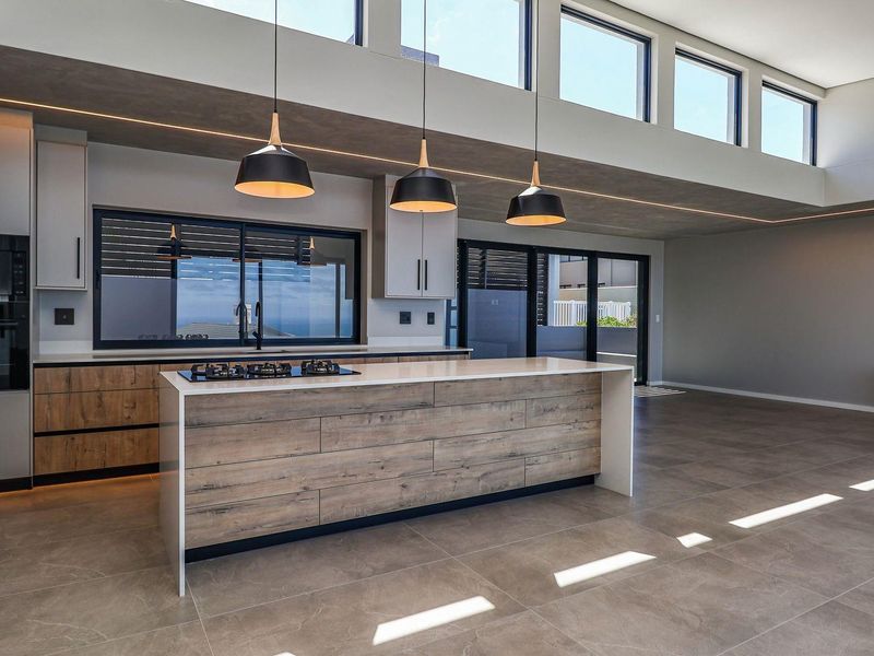 Coastal Contemporary 3-Bed Family Home with Sea Views! - Photo 4