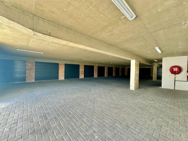 Modern Ground Floor Apartment Within Walking Distance to the Beach - Photo 6