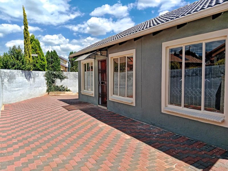 House to Rent in Rosslyn Gardens - Ideal Location Near Rosslyn Industrial Area, Akasia - Photo 3